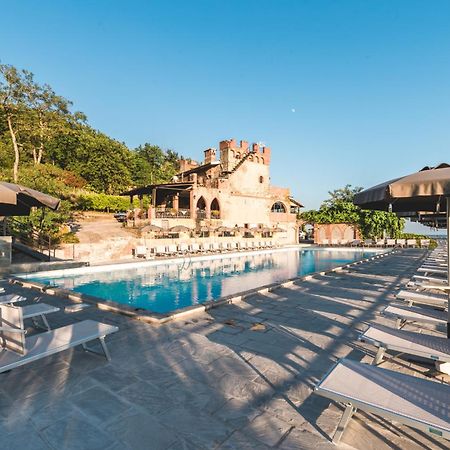 Ippotur Medieval Resort Castelnuovo Magra Bagian luar foto